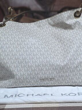 Michael Kors Bedford Large Vanilla Monogram Shoulder Bag Hobo Leather Trim